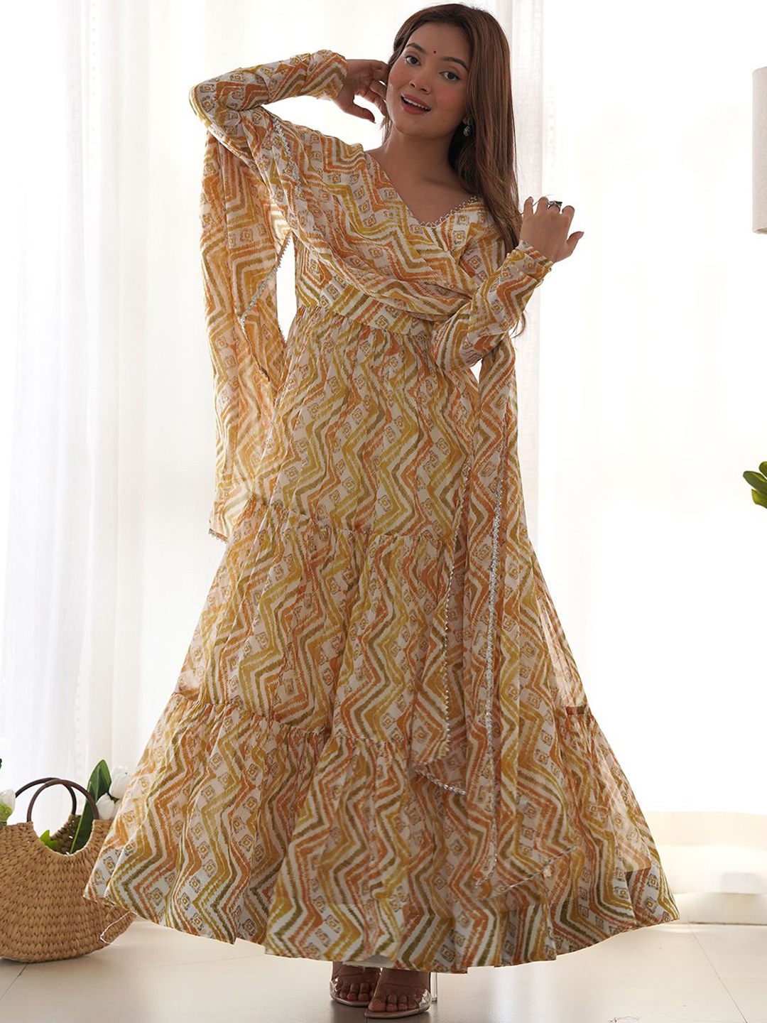 

ZIBLON Women Floral Printed Regular Kurti with Trousers & With Dupatta, Yellow