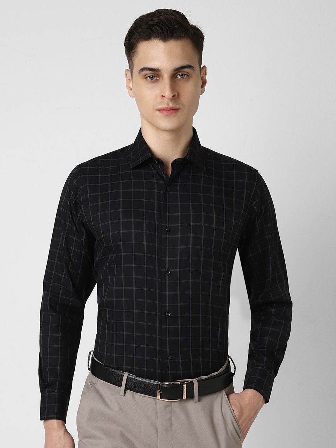 

Van Heusen Men Grid Tattersall Checks Opaque Checked Formal Shirt, Black