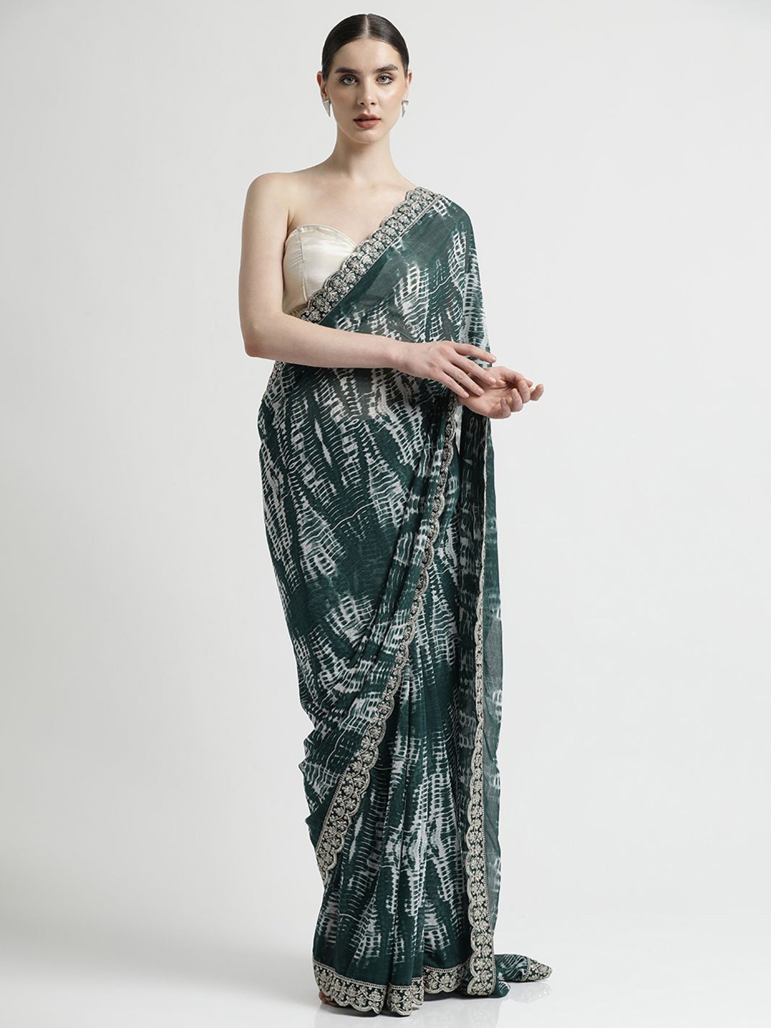 

Jaipur Kurti Tie and Dye Sequinned Pure Georgette Saree, Green