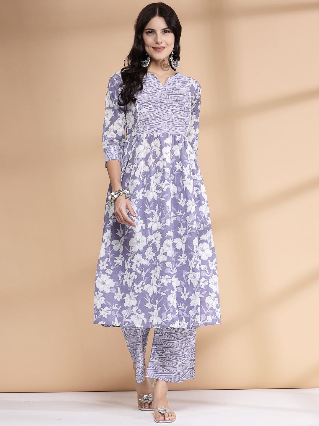 

LARGISH Printed Pure Cotton Kurta With Trousers Set, Purple