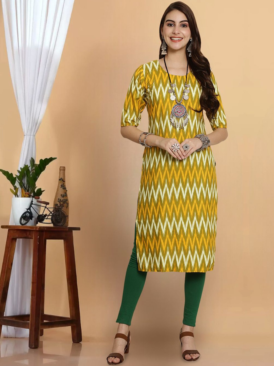 

7Threads Women Floral Crepe Kurta, Multi