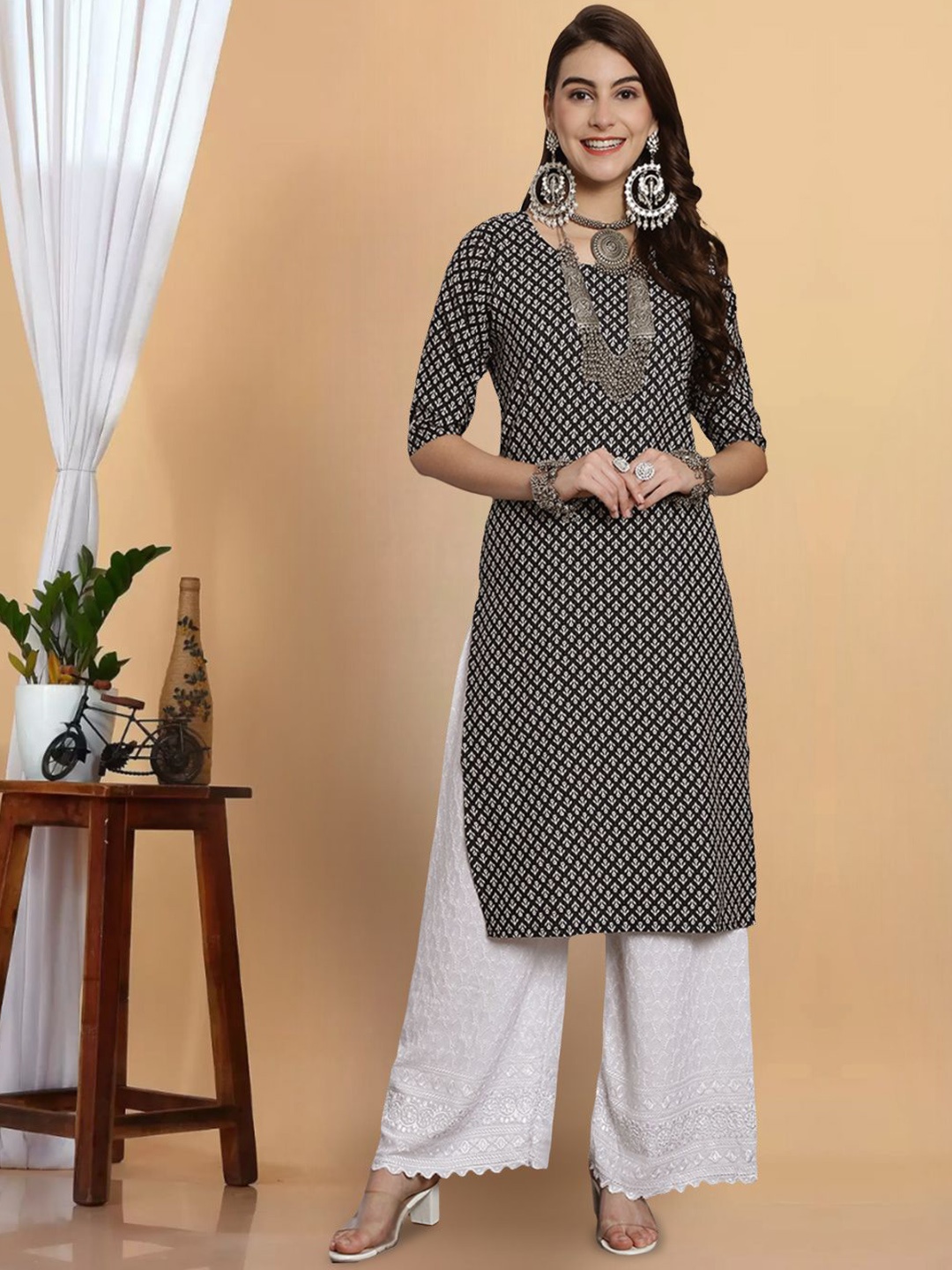 

7Threads Women Ethnic Motifs Printed Thread Work Floral Crepe Anarkali Kurta, Multi