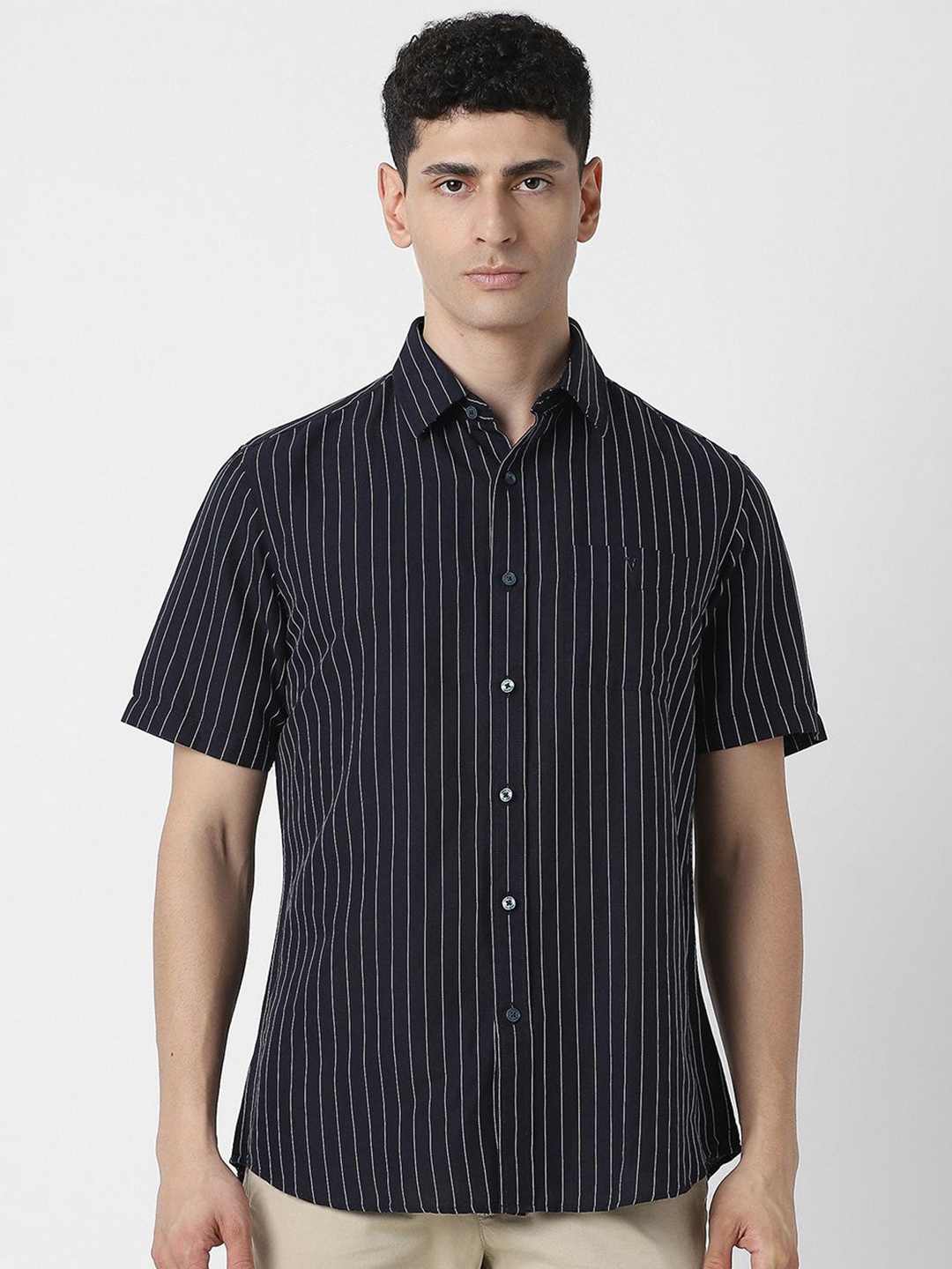 

Van Heusen Sport Men Slim Fit Opaque Striped Casual Shirt, Black