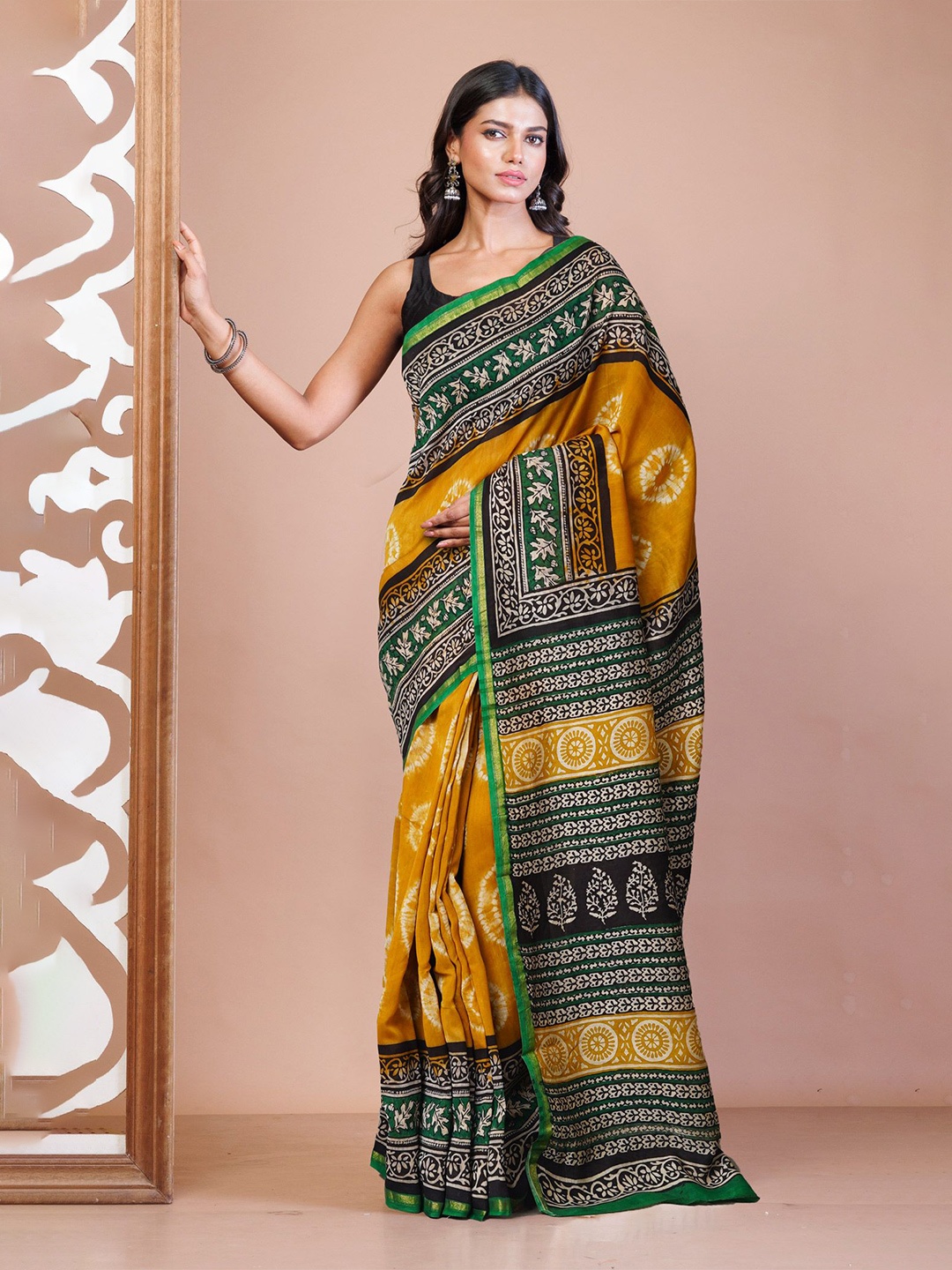 

Unnati Silks Ethnic Motifs Zari Handloom Chanderi Saree, Yellow