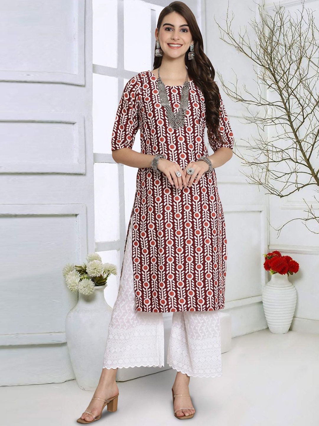 

7Threads Women Geometric Striped Keyhole Neck Flared Sleeves Thread Work Floral Crepe Kurta, Multi