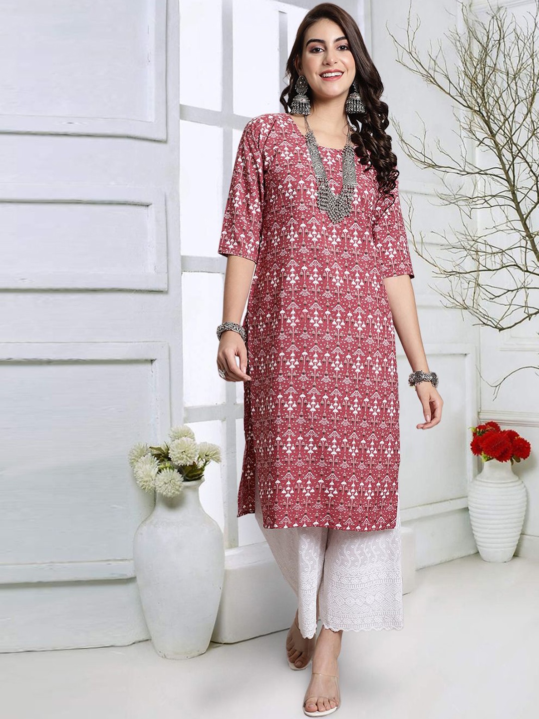 

7Threads Women Geometric Embroidered Cold-Shoulder Sleeves Thread Work Floral Crepe Kurta, Multi