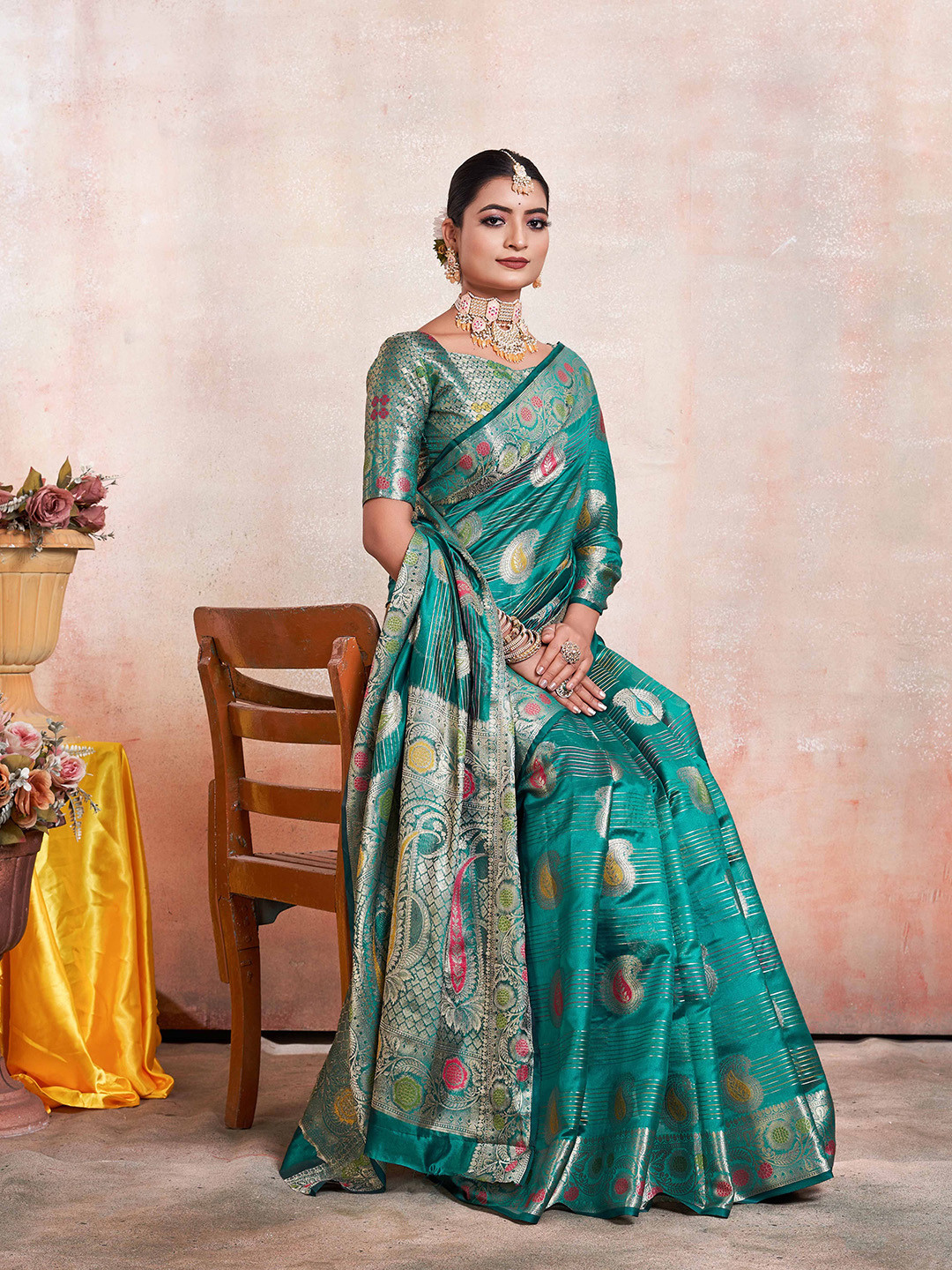 

KALINI Women Paisley Printed Kanjeevaram Saree With Zari Border, Green