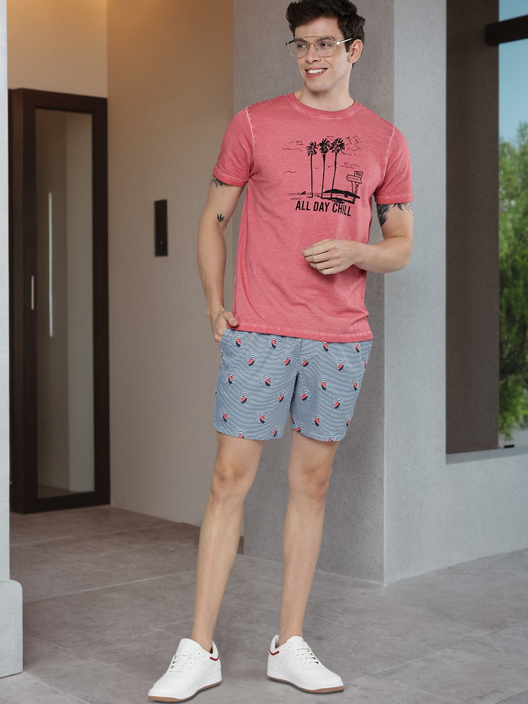

Mast & Harbour Men Blue Printed Regular Fit Regular Shorts