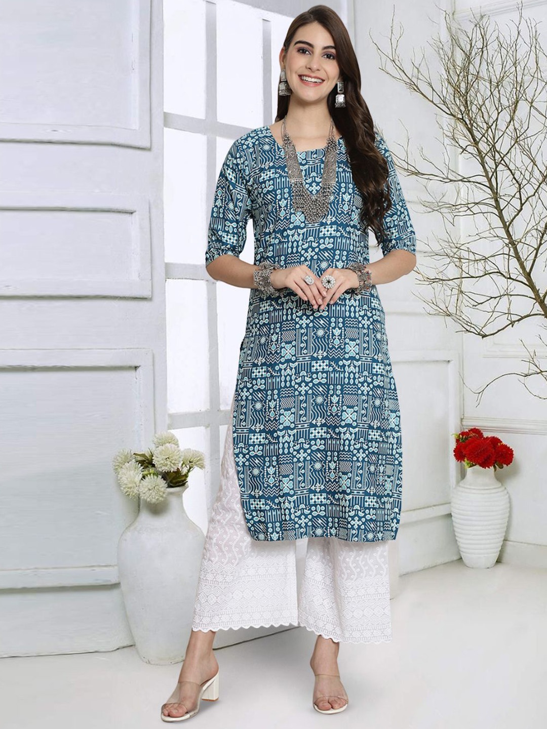 

7Threads Women Geometric Striped Keyhole Neck Sequinned Floral Crepe Kurta, Multi