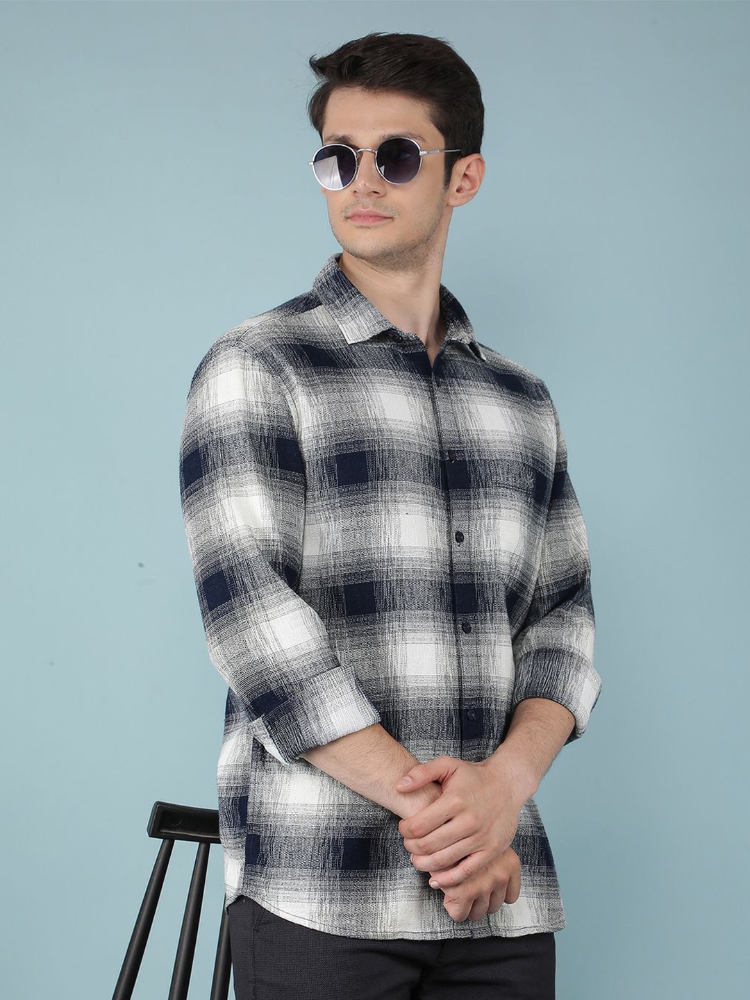 

Crimsoune Club Men Classic Slim Fit Opaque Checked Casual Shirt, Navy blue