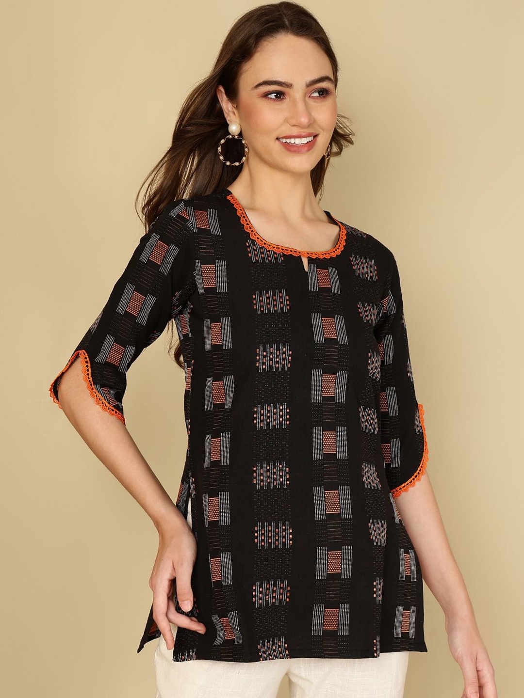 

AKIMIA Geometric Woven Design Thread Work Thread Work Kurti, Black