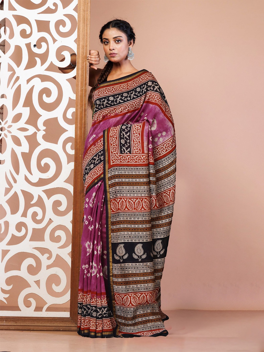 

Unnati Silks Ethnic Motifs Zari Handloom Chanderi Saree, Pink