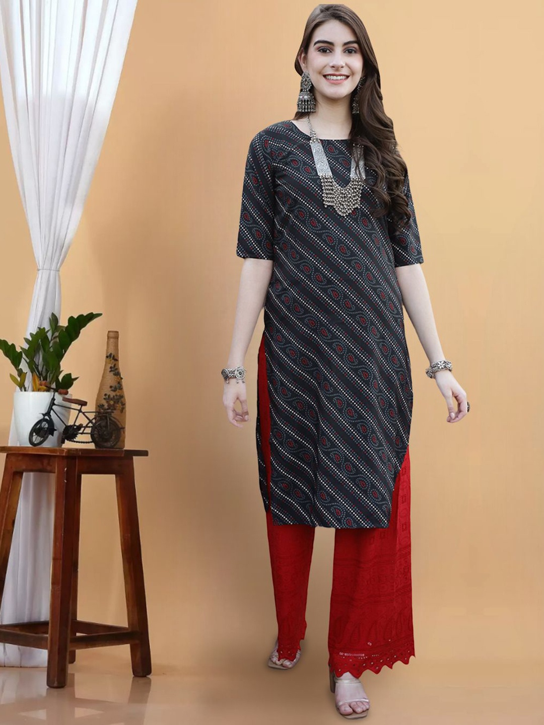 

7Threads Women Printed Keyhole Neck Cold-Shoulder Sleeves Thread Work Floral Crepe Kurta, Multi