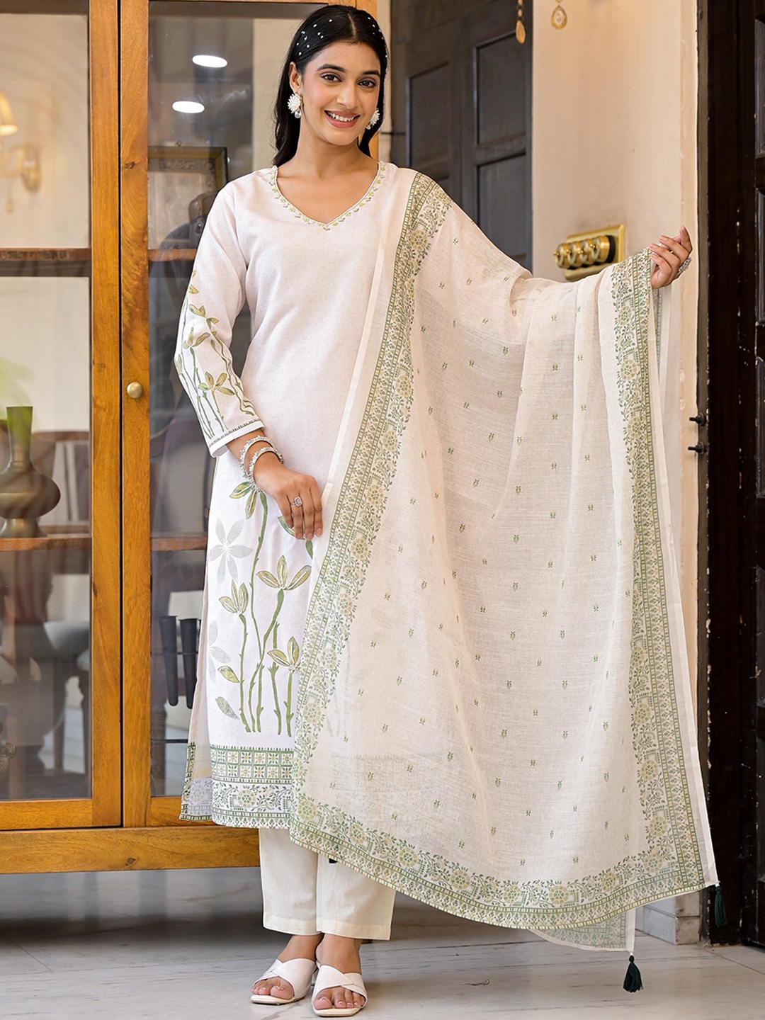 

Label Khoj Floral Printed Beads and Stones Linen Kurta with Trousers & Dupatta, Cream