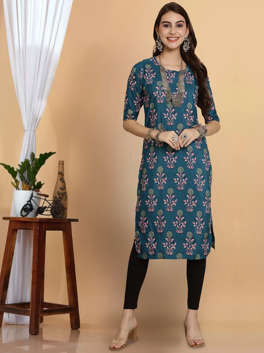 

7Threads Women Floral Printed Thread Work Floral Crepe Anarkali Kurta, Multi