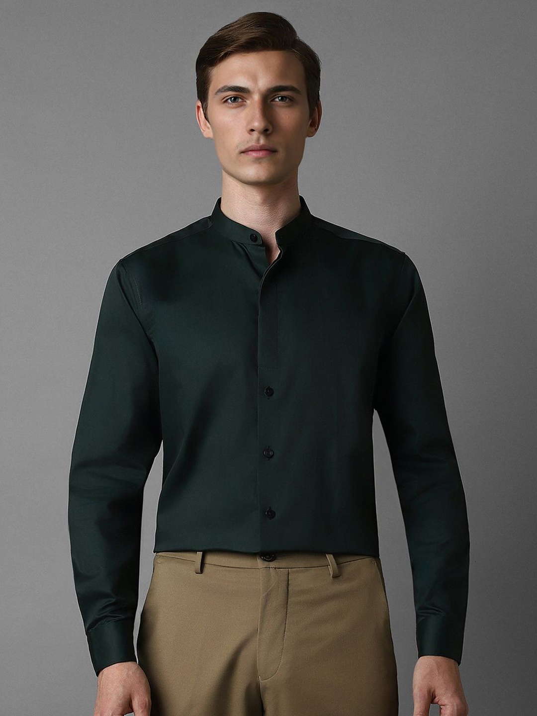 

Louis Philippe Men Slim Fit Opaque Formal Shirt, Green