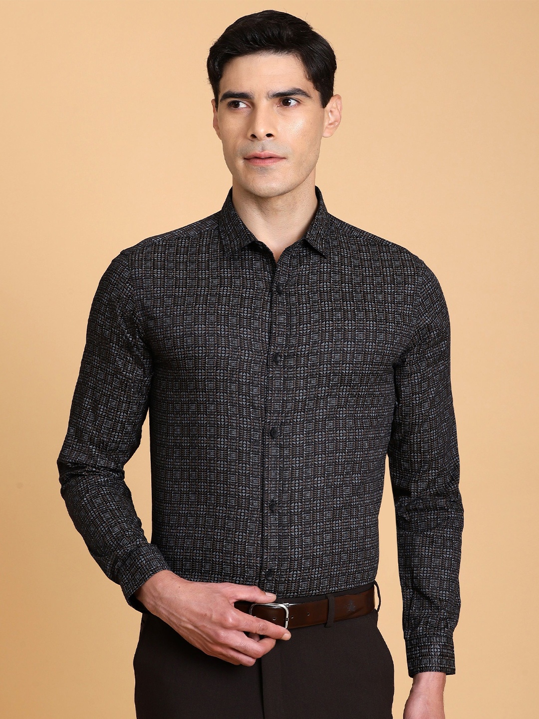 

Gavin Paris Men Classic Opaque Printed Semiformal Shirt, Brown