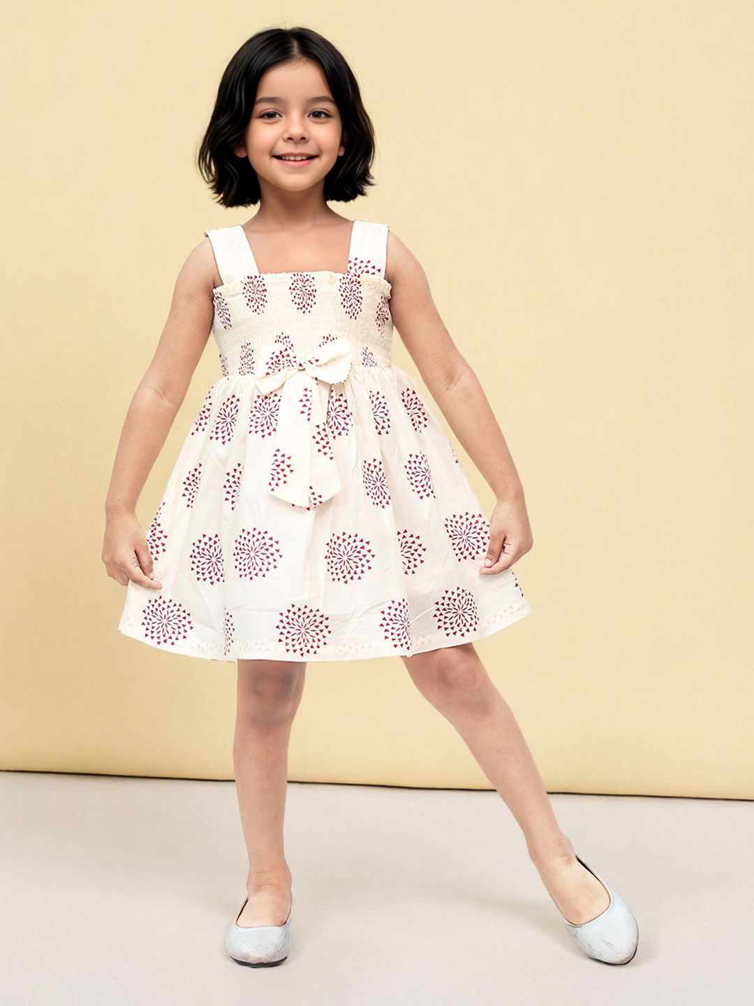 

Toonyport Girls Printed Fit & Flare Dress, Off white