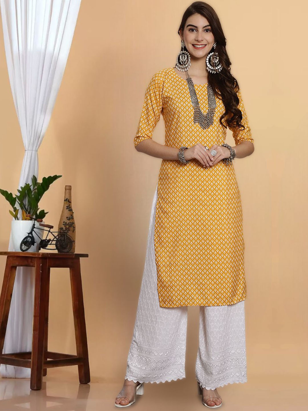 

7Threads Women Printed Keyhole Neck Thread Work Floral Crepe Anarkali Kurta, Multi