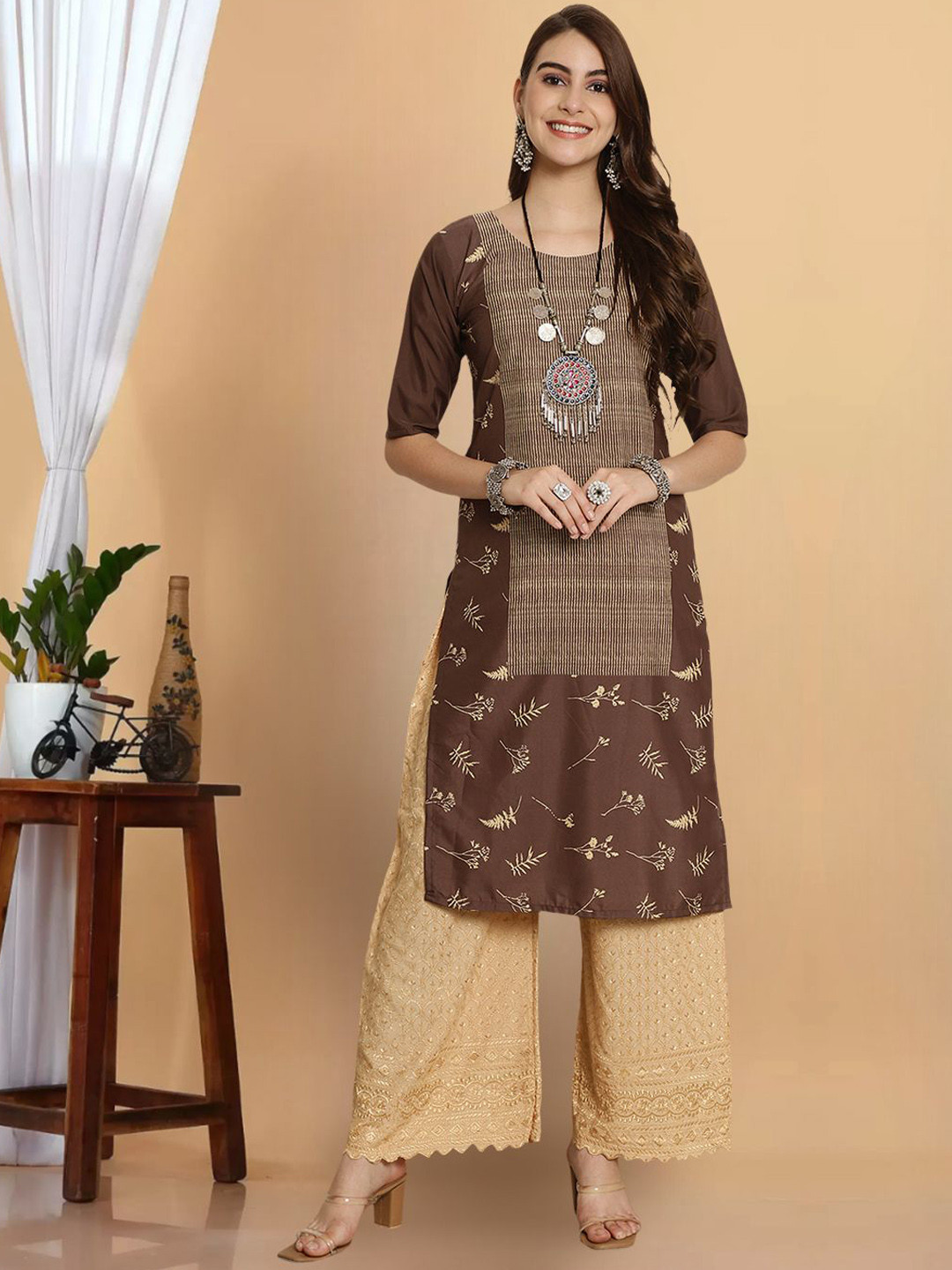 

7Threads Women Striped Cold-Shoulder Sleeves Thread Work Floral Crepe Kurta, Multi