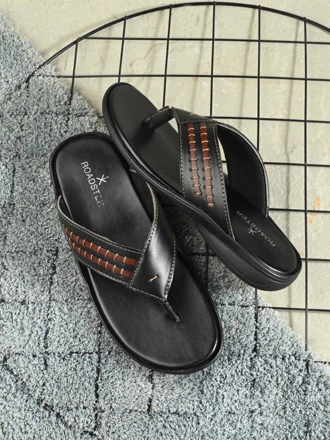 

The Roadster Lifestyle Co Men Textured Comfortable Sandals, Black
