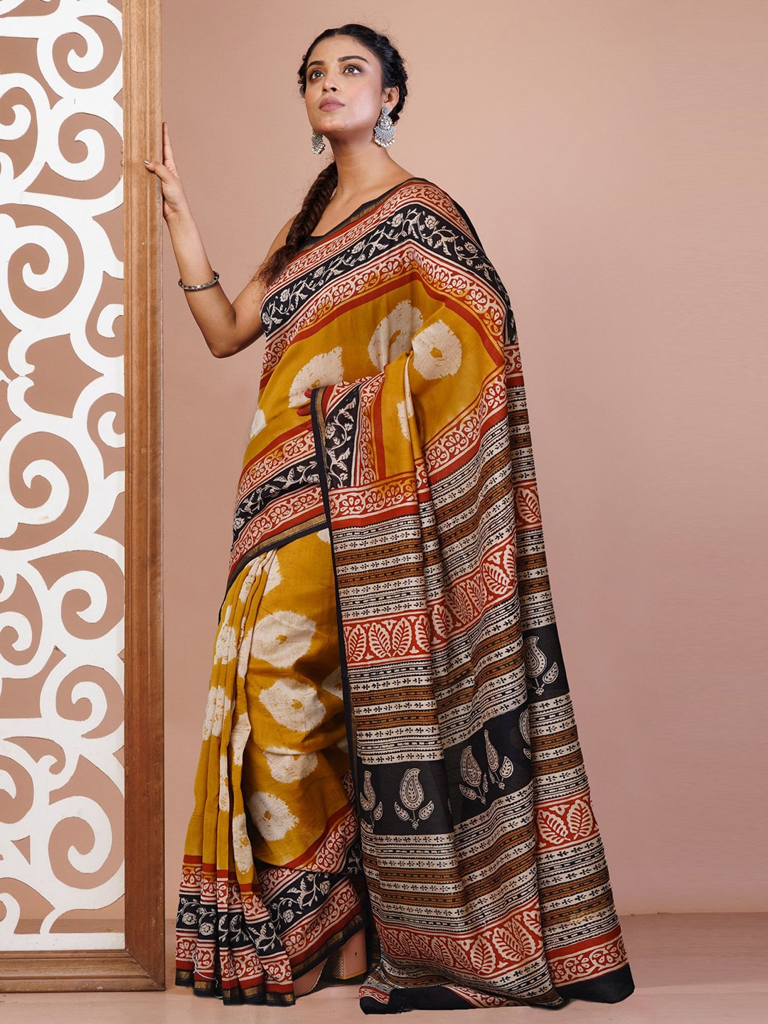 

Unnati Silks Ethnic Motifs Zari Silk Cotton Handloom Chanderi Saree, Yellow