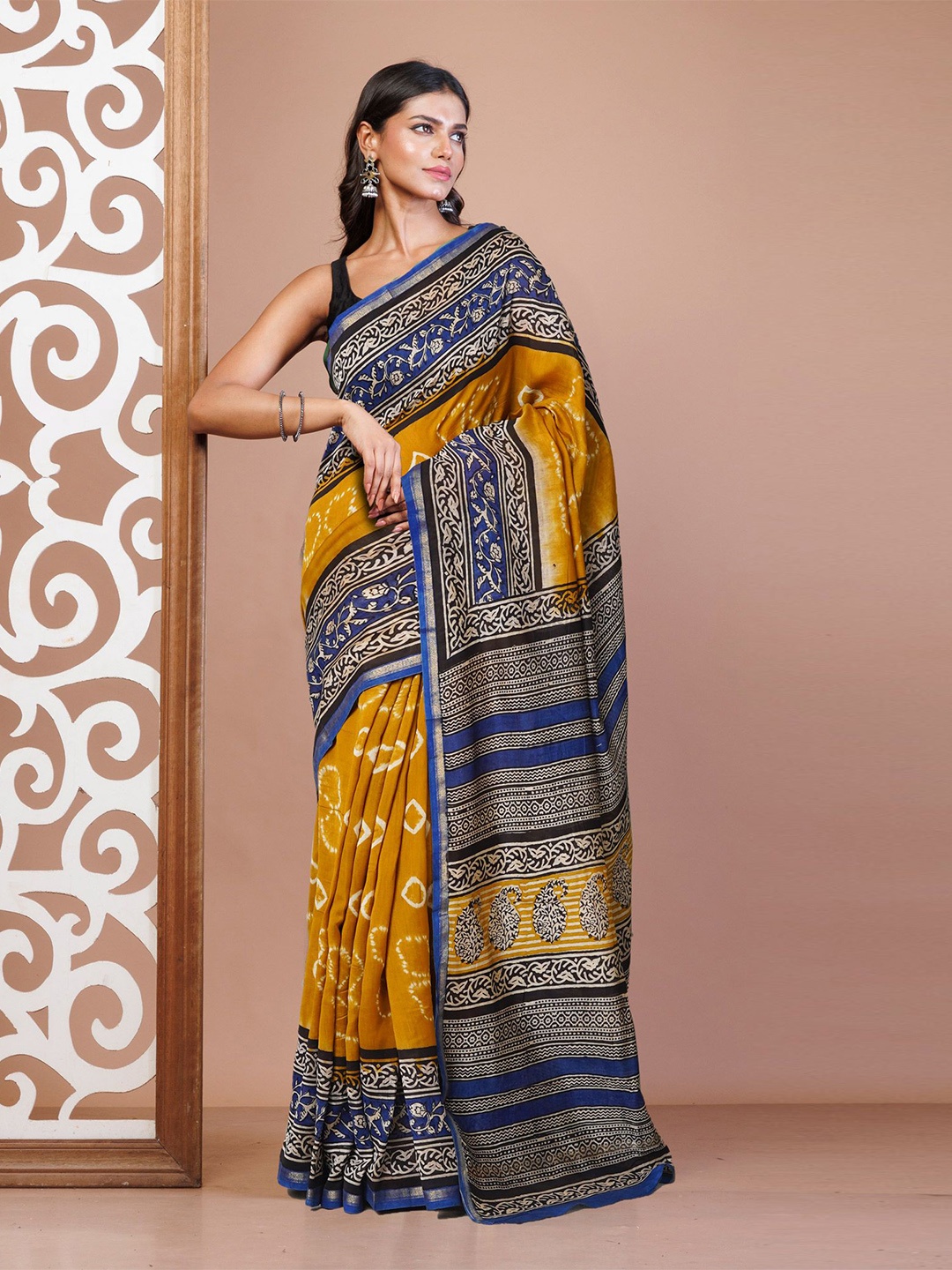 

Unnati Silks Ethnic Motifs Zari Handloom Chanderi Saree, Yellow