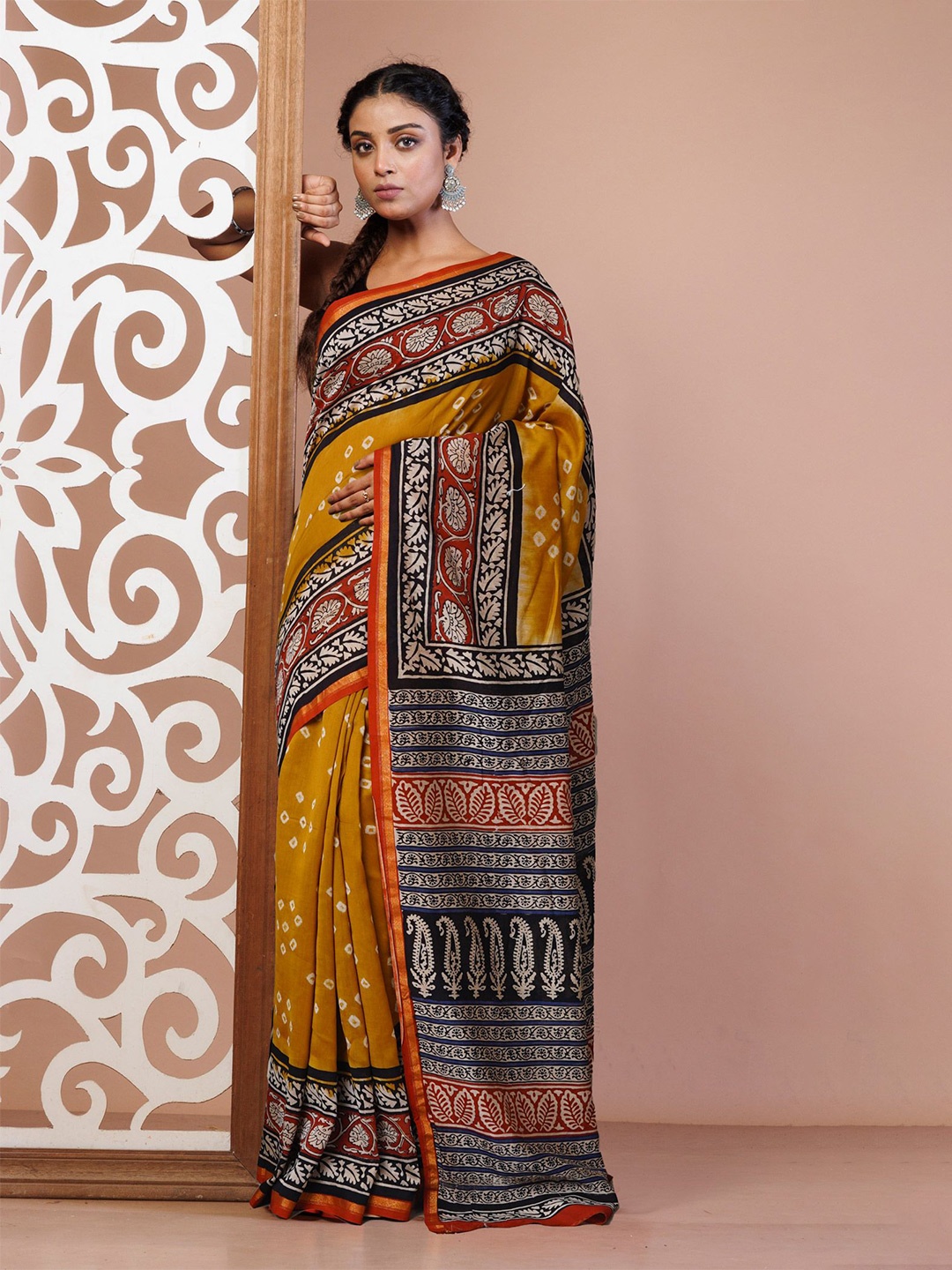 

Unnati Silks Bandhani Handloom Chanderi Saree, Yellow