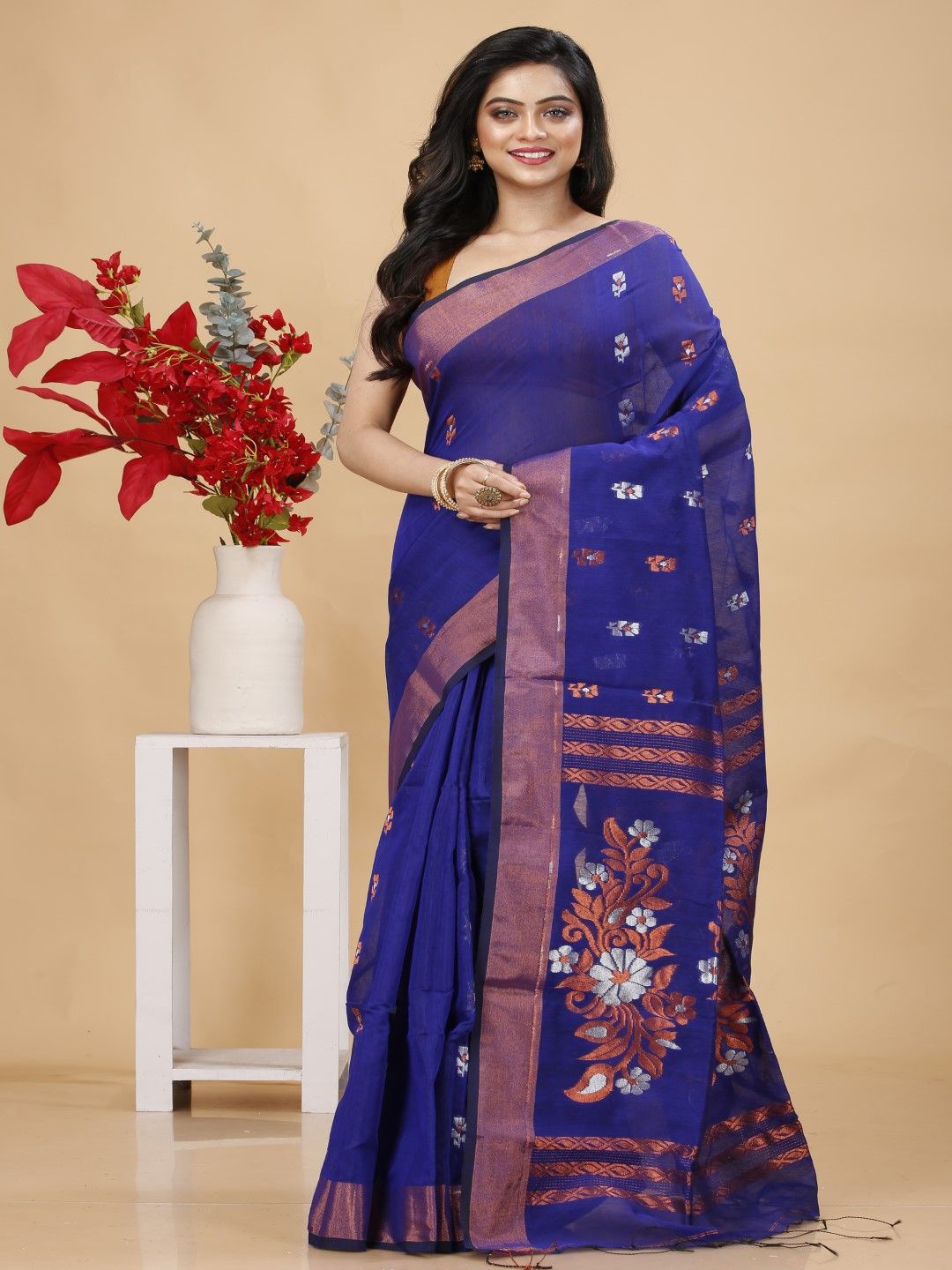 

Bong ButiQ Woven Design Zari Saree with Blouse Piece, Blue