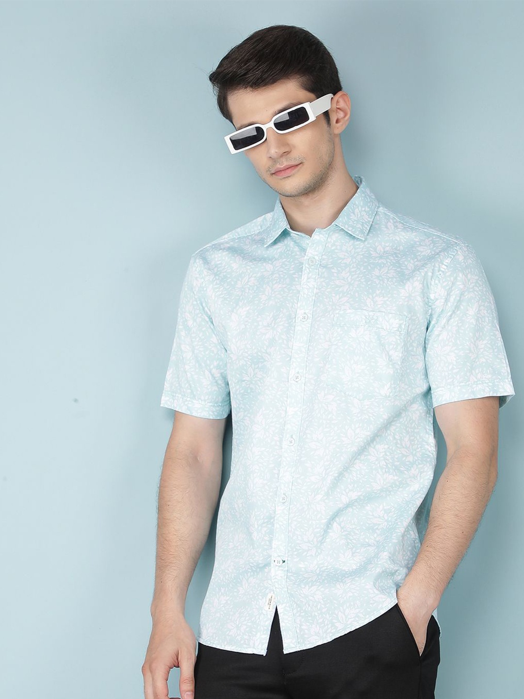 

Crimsoune Club Men Classic Slim Fit Floral Opaque Printed Casual Shirt, Green