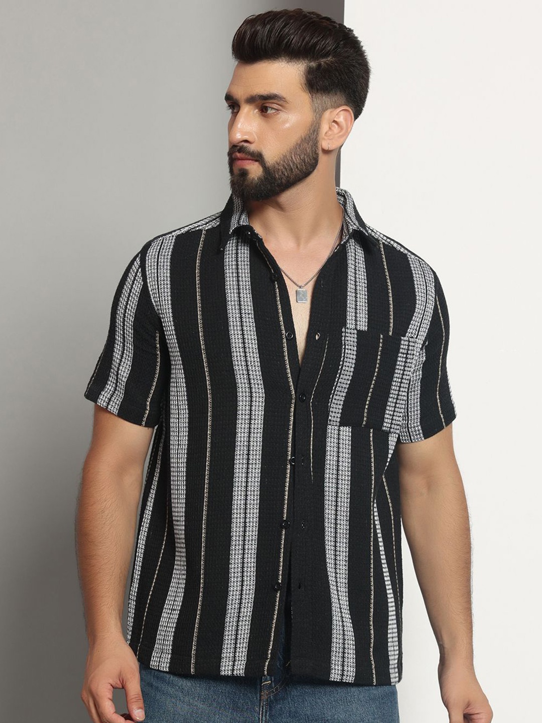 

CHIMPAAANZEE Men Opaque Striped Casual Shirt, Black