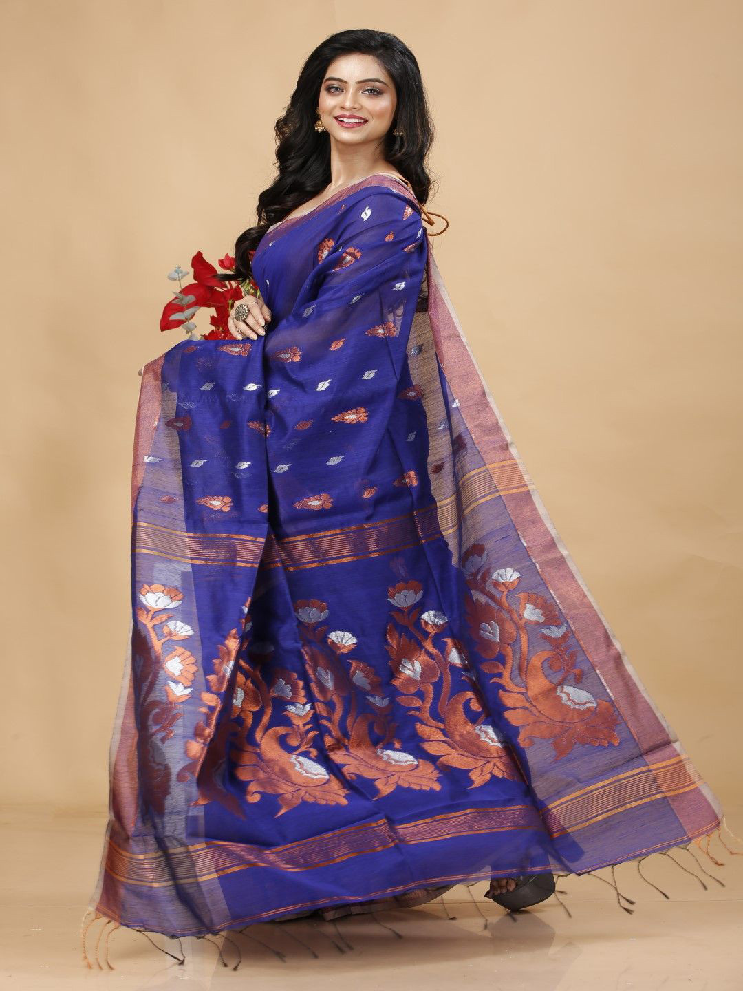 

Bong ButiQ Woven Design Embroidered Saree, Blue