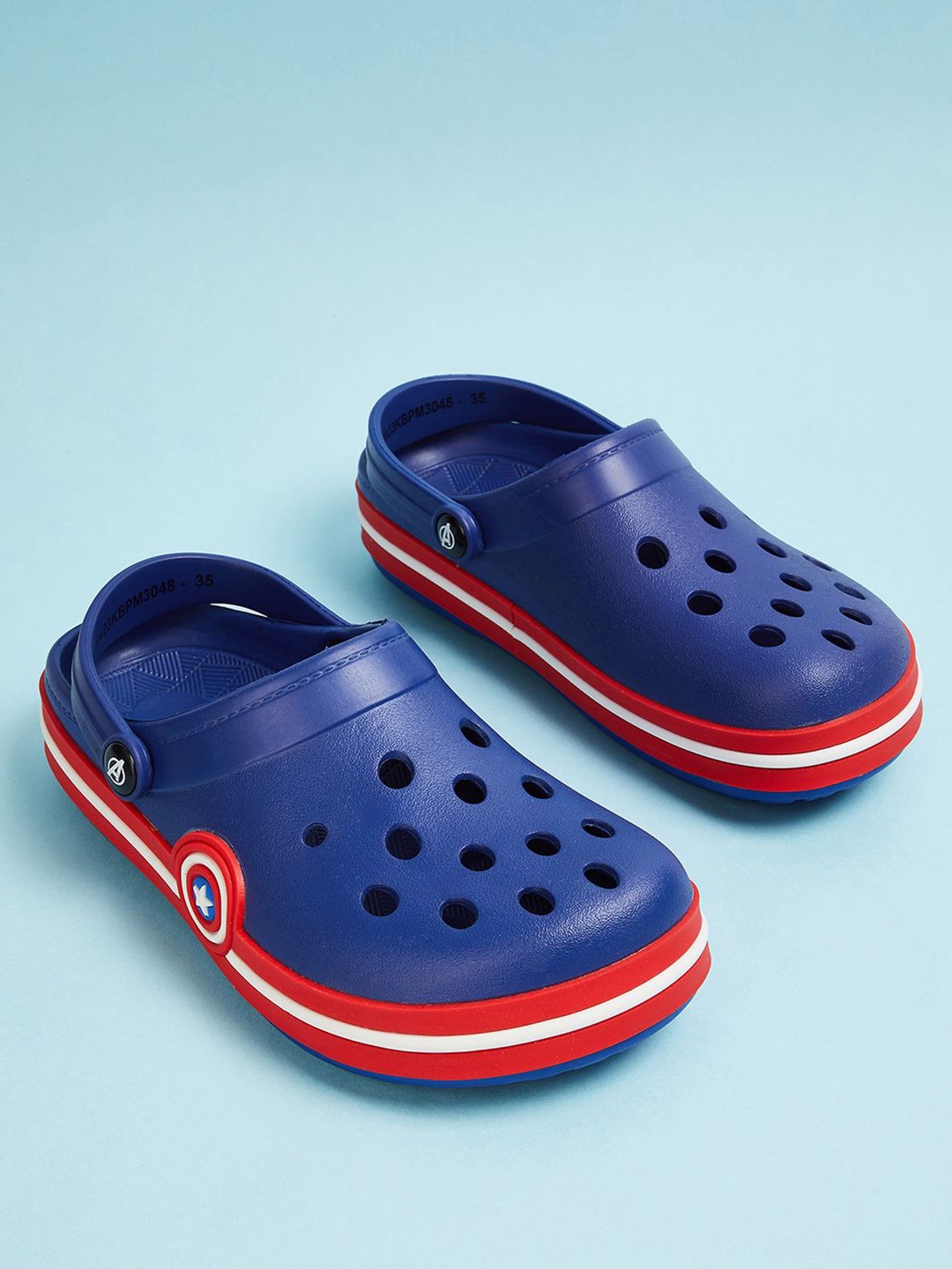 

max Boys Printed Clogs, Blue