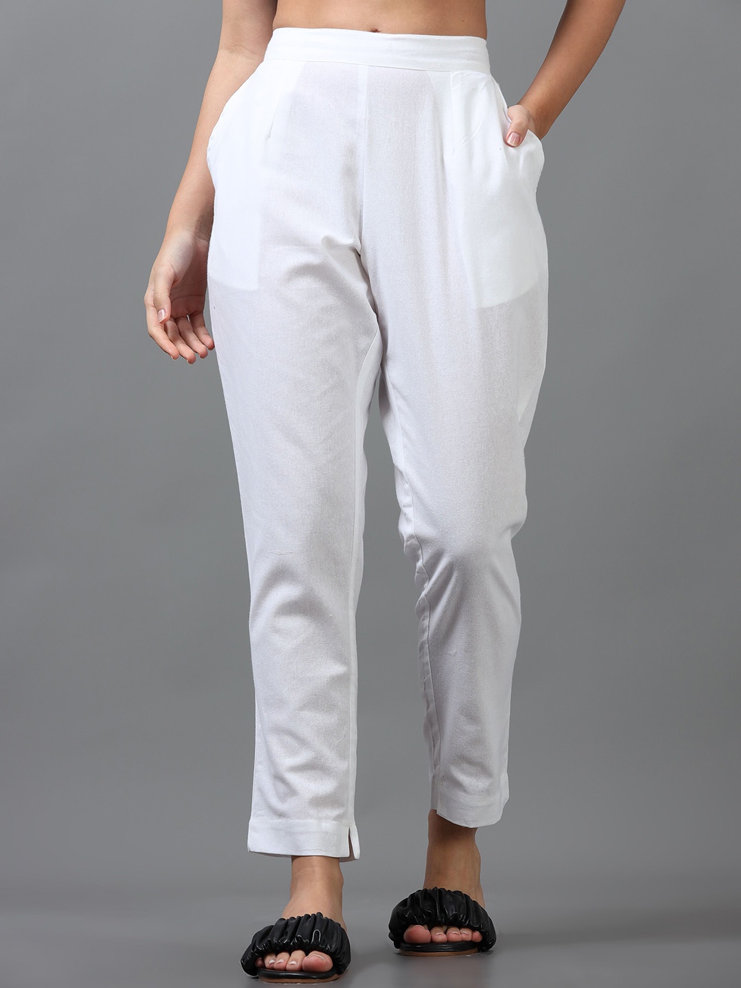 

Marcia Women Relaxed Pleated Trousers, White