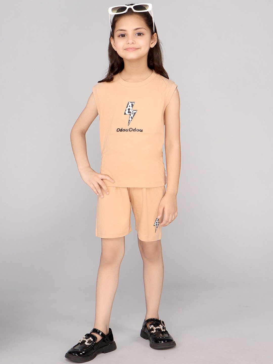 

DDOUDDOU Girls T-shirt with Shorts, Camel brown