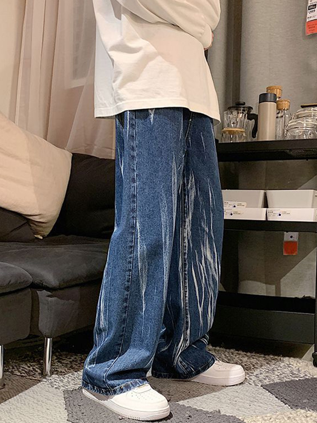 

StyleCast Men Wide Leg Low-Rise Light Fade Jeans, Blue