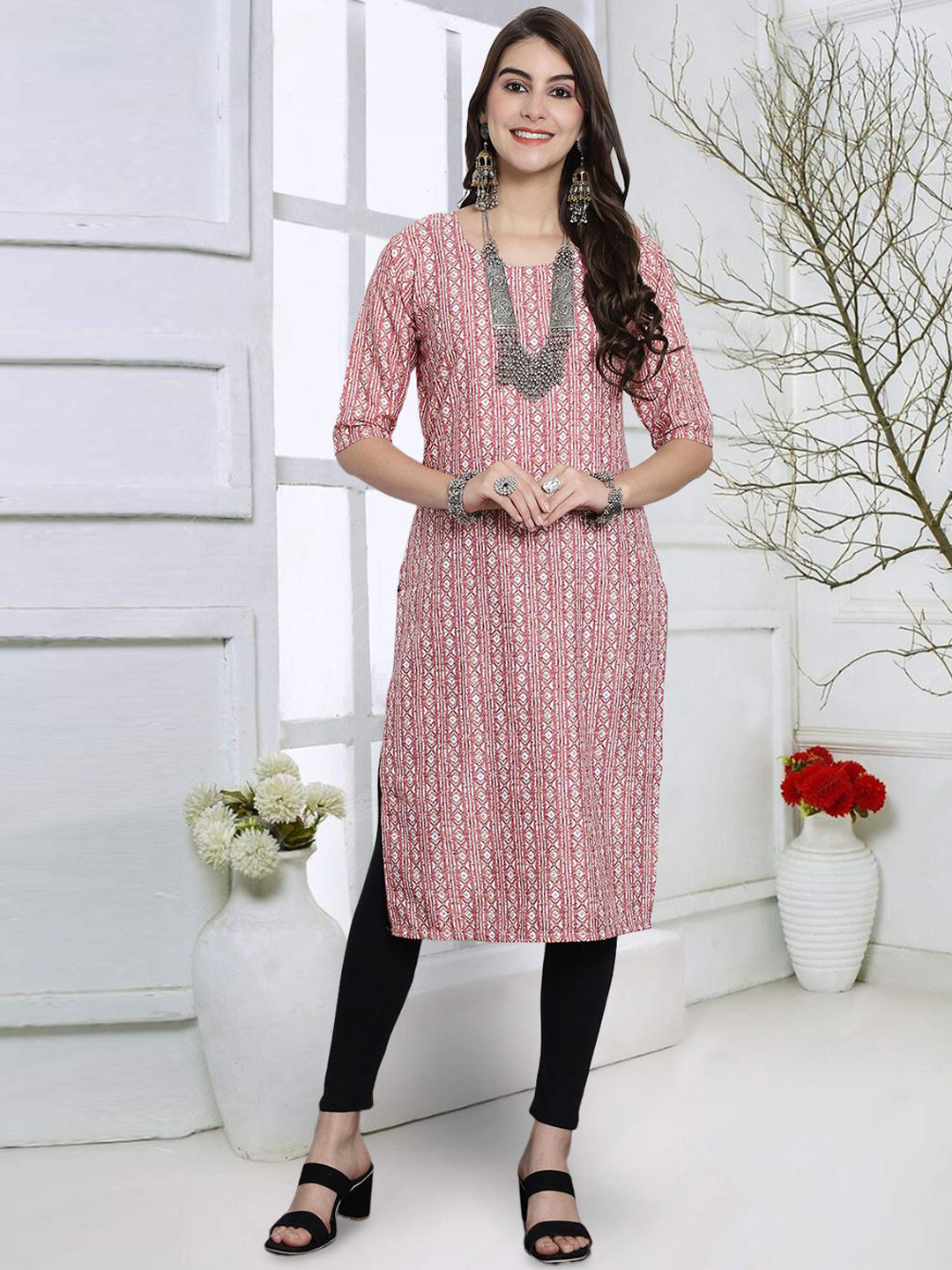 

7Threads Women Geometric Keyhole Neck Thread Work Floral Crepe Kurta, Multi
