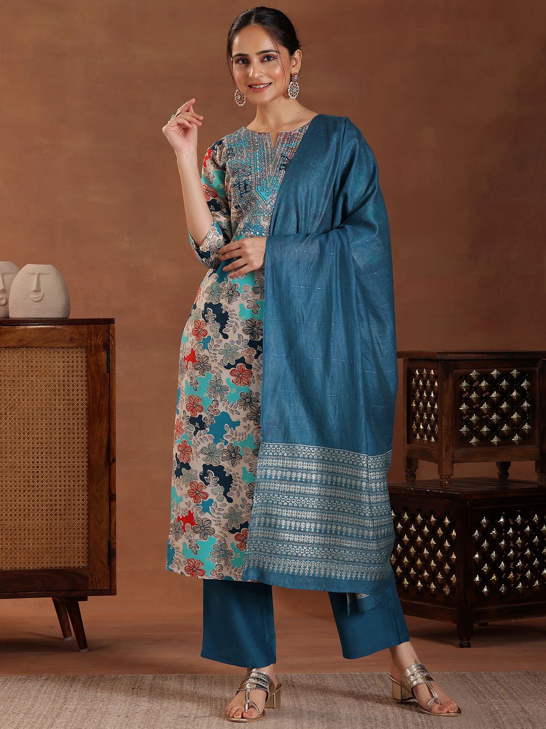 

Libas Floral Printed Thread Work Straight Kurta With Trousers & Dupatta, Blue