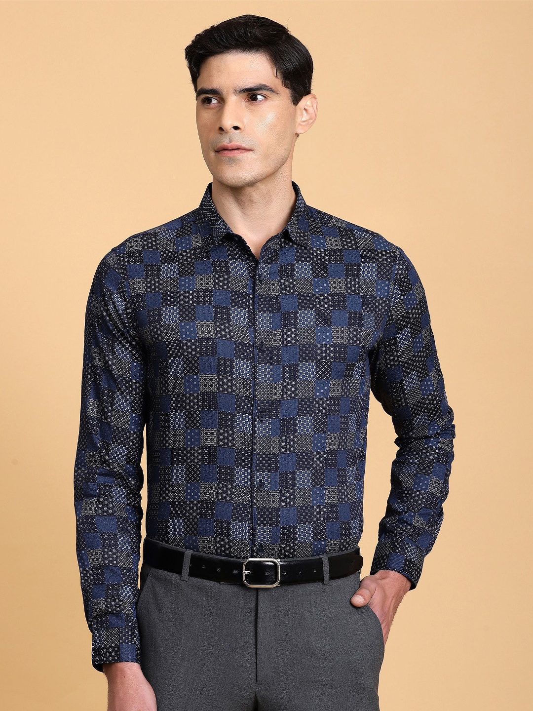 

Gavin Paris Men Classic Opaque Printed Semiformal Shirt, Navy blue