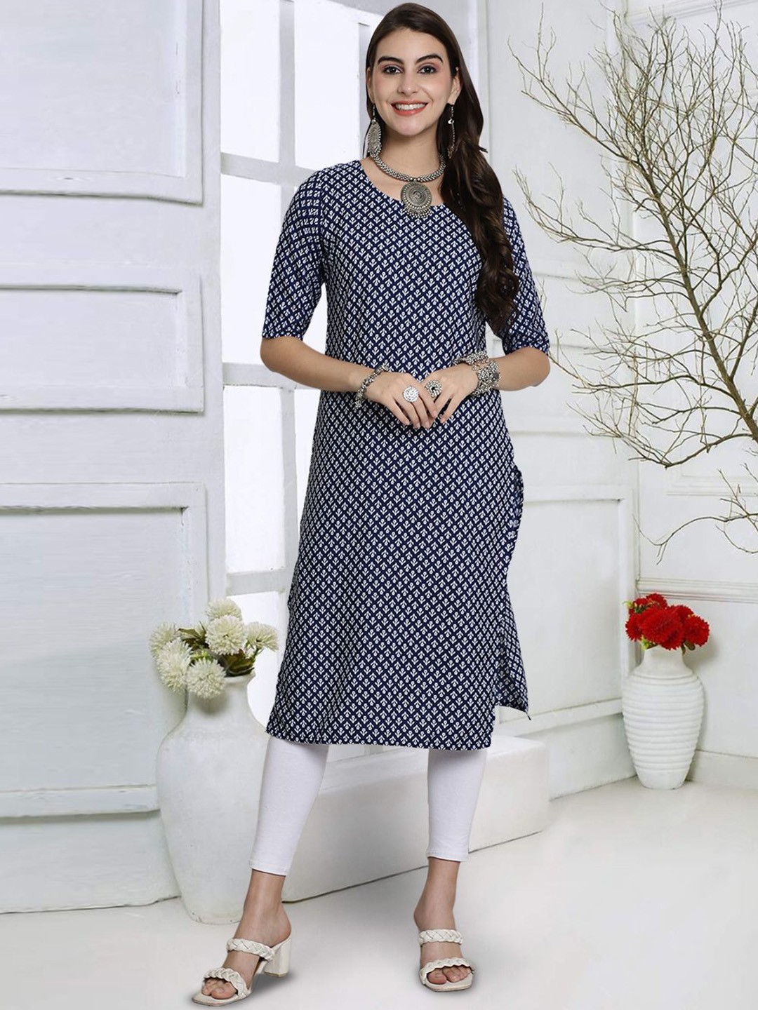 

7Threads Women Geometric Keyhole Neck Floral Crepe Kurta, Multi