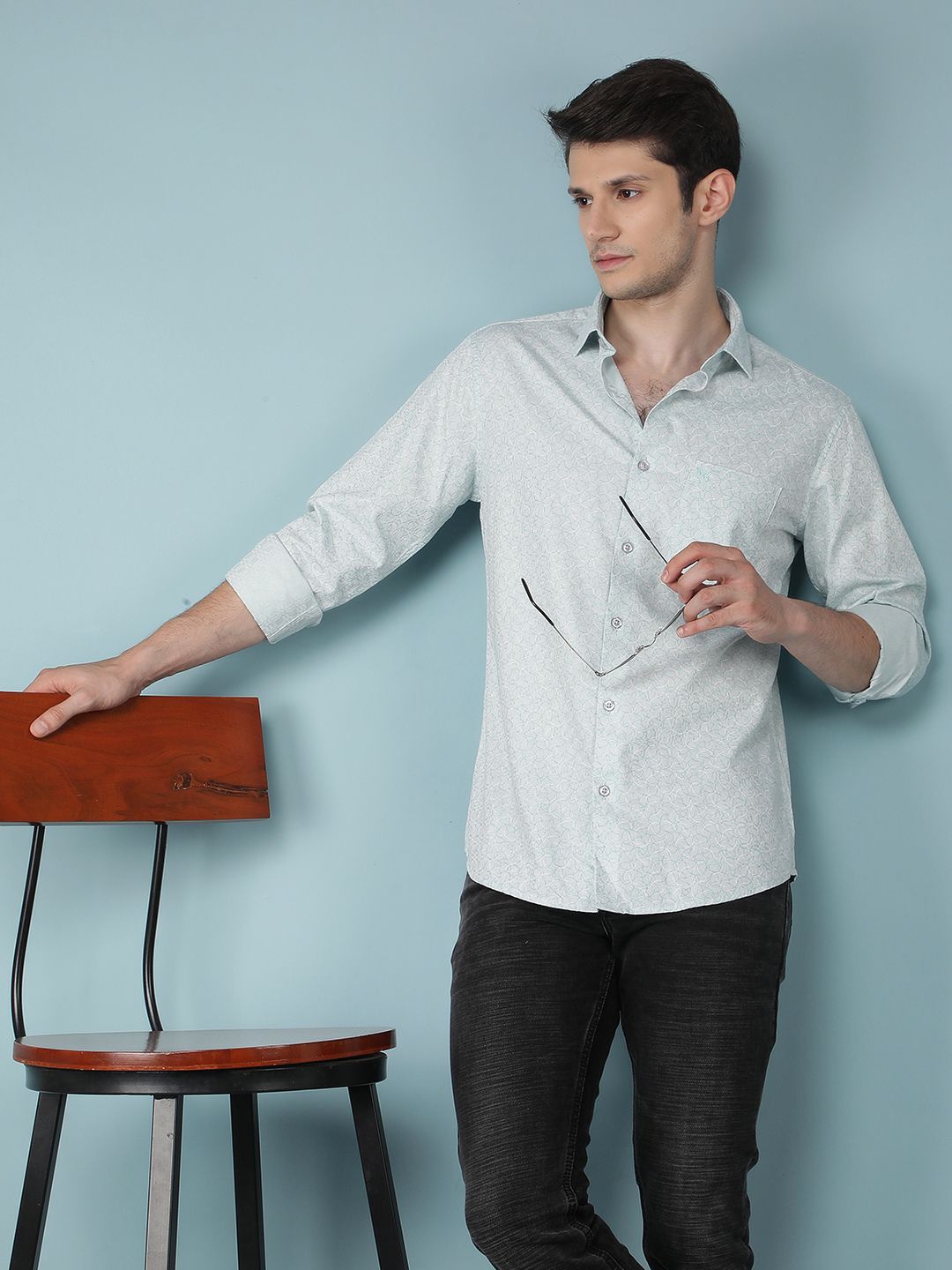 

Crimsoune Club Men Classic Slim Fit Opaque Printed Casual Shirt, Green