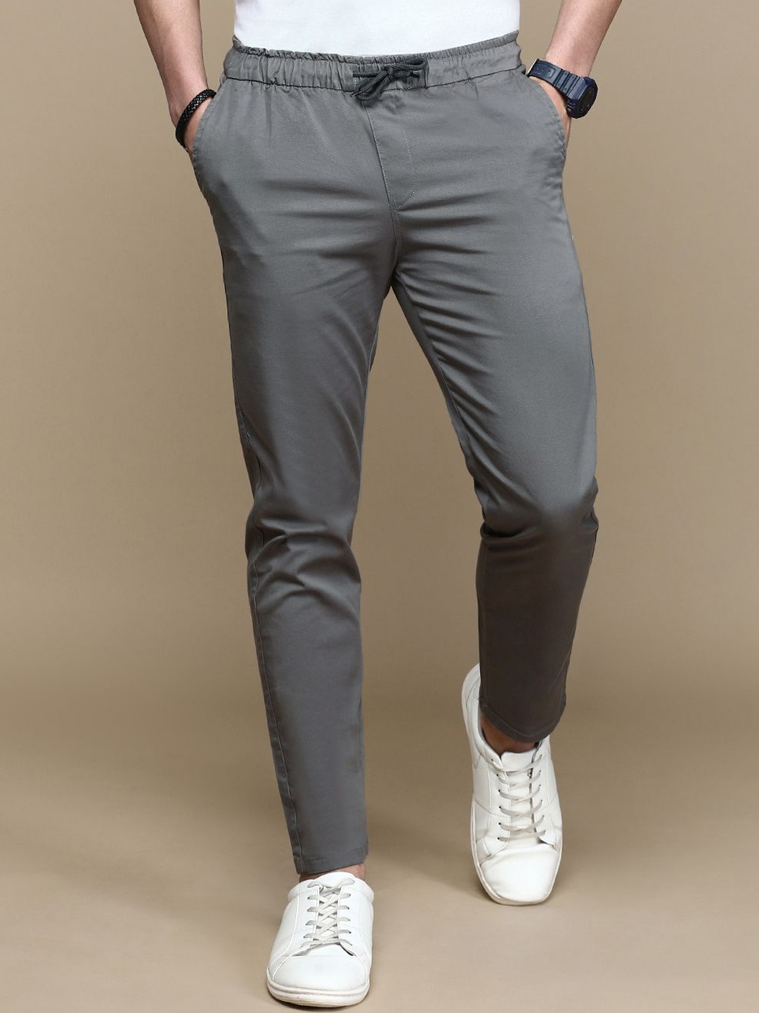 

Chennis Men Tapered Fit Chinos Trousers, Grey