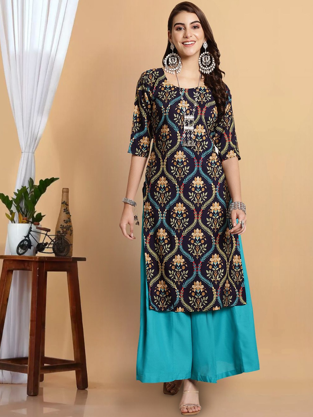 

7Threads Women Printed Keyhole Neck Flared Sleeves Thread Work Floral Crepe Kurta, Multi