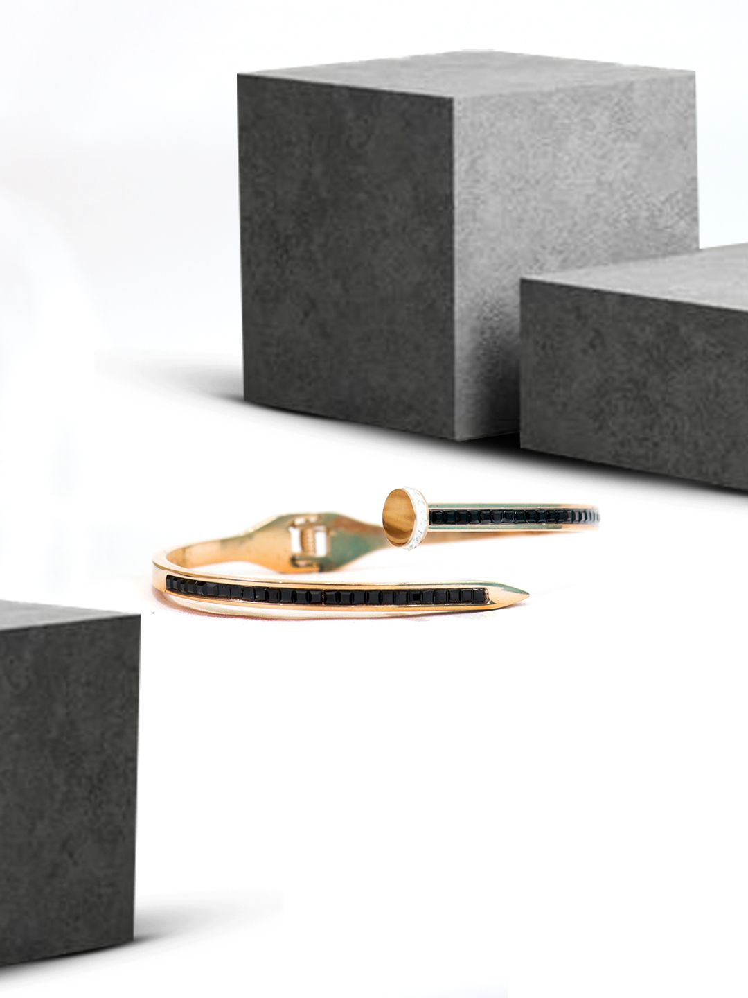 

FIMBUL Women Antique Rose Gold-Plated Kada Bracelet