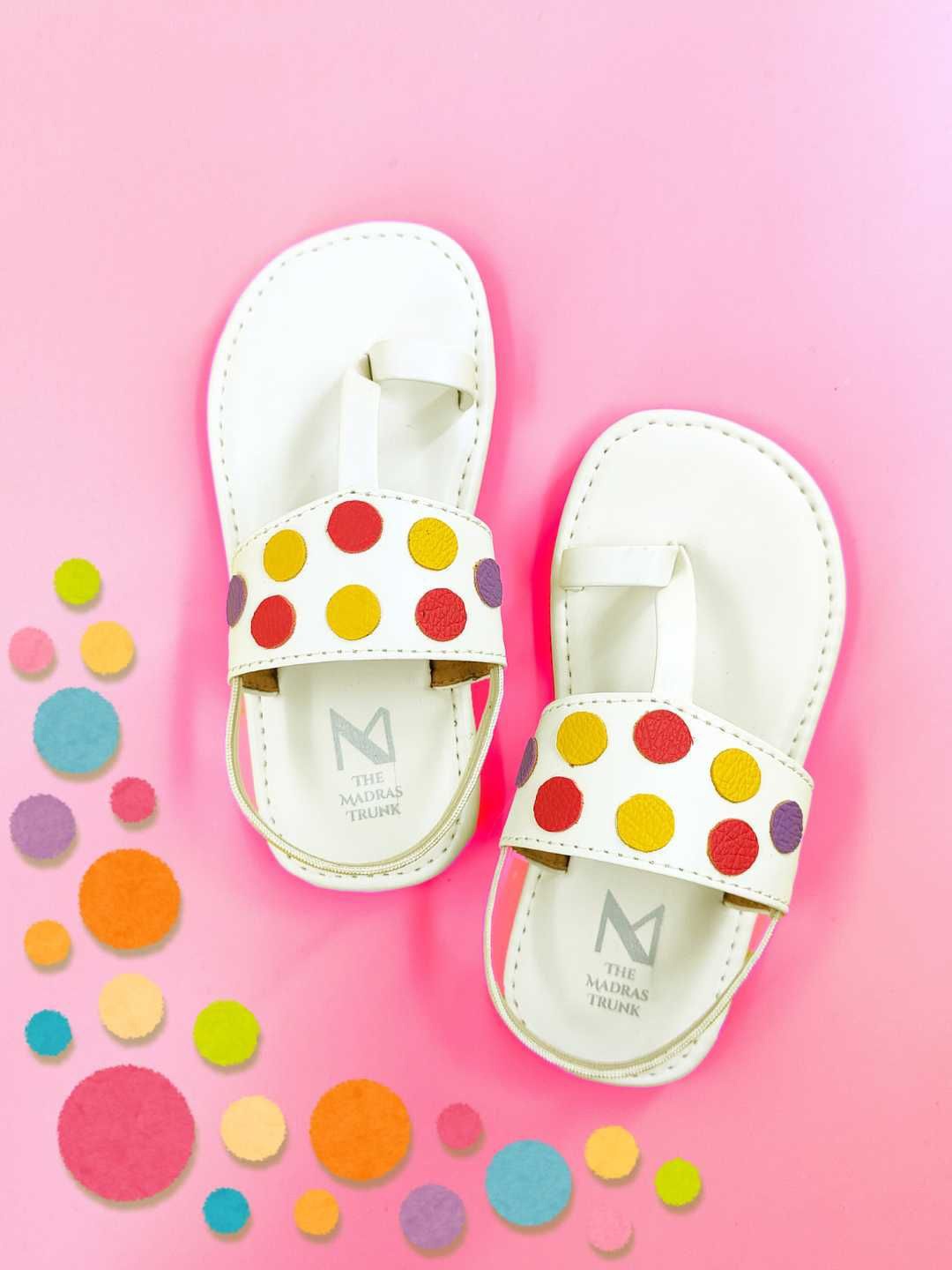 

THE MADRAS TRUNK Unisex Kids Self Design Comfort Sandals, White