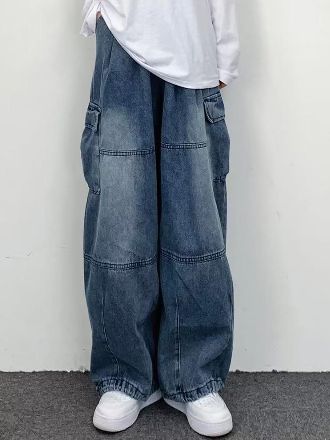 

StyleCast Men Wide Leg Low-Rise Heavy Fade Jeans, Blue