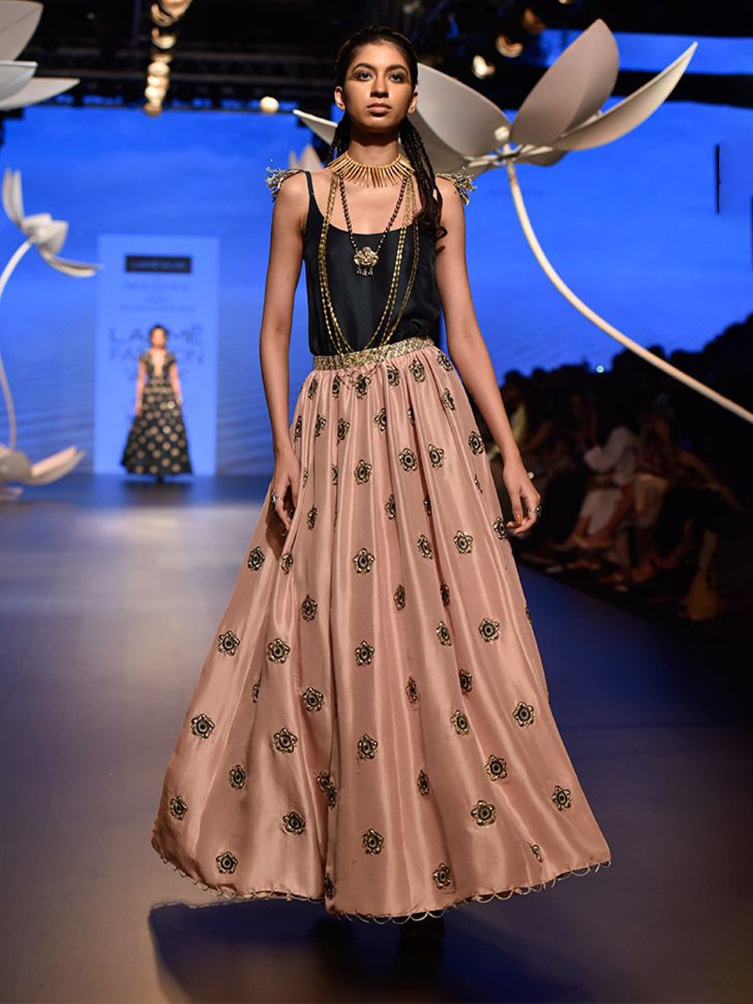 

Payal Singhal Styled Back Crop Top, Pink