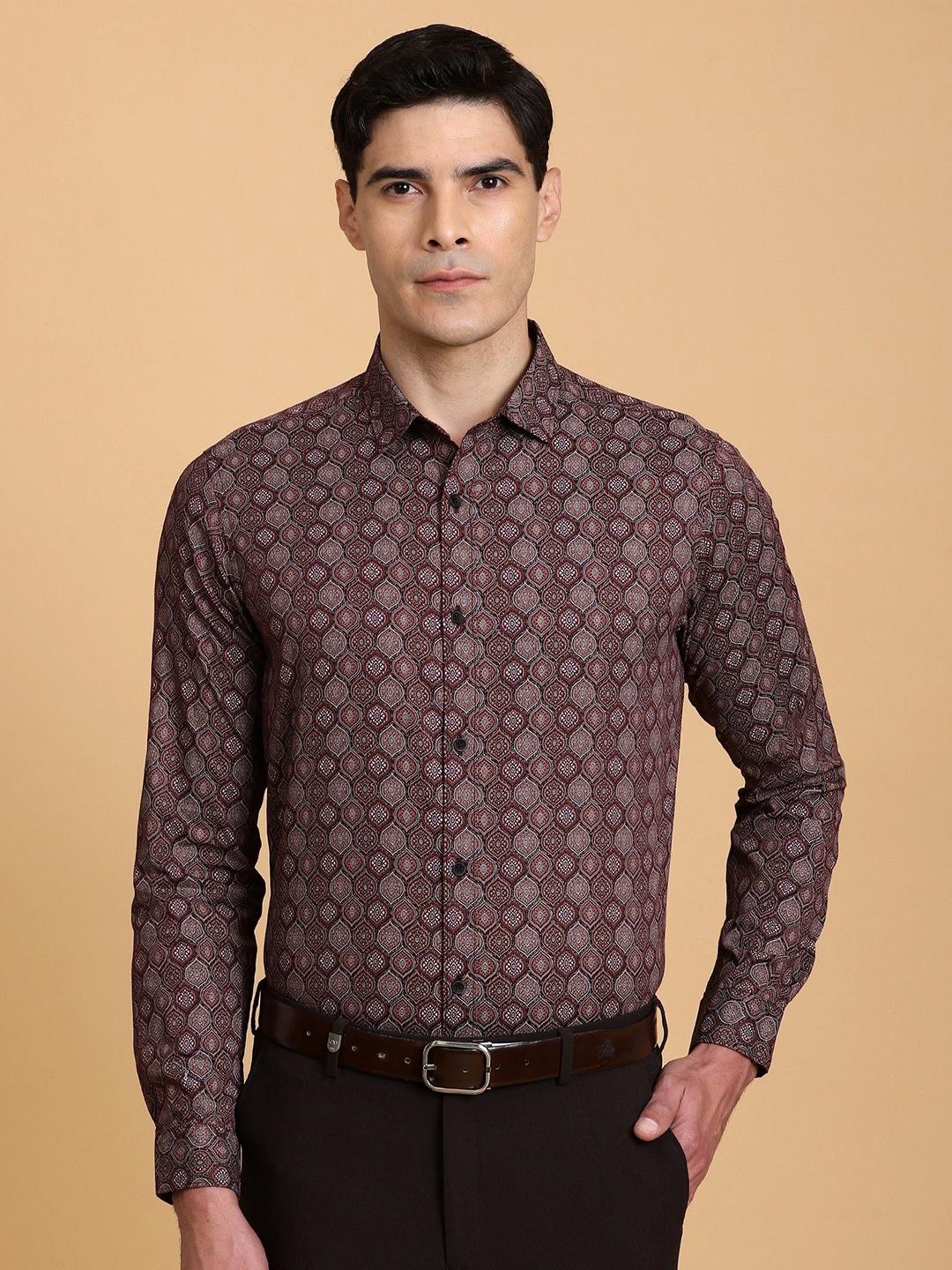 

Gavin Paris Men Classic Opaque Printed Semiformal Shirt, Maroon