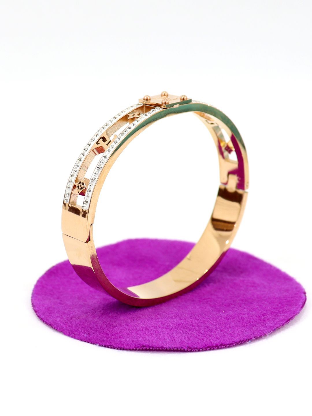 

VAGHBHATT Women American Diamond Antique Gold-Plated Bangle-Style Bracelet