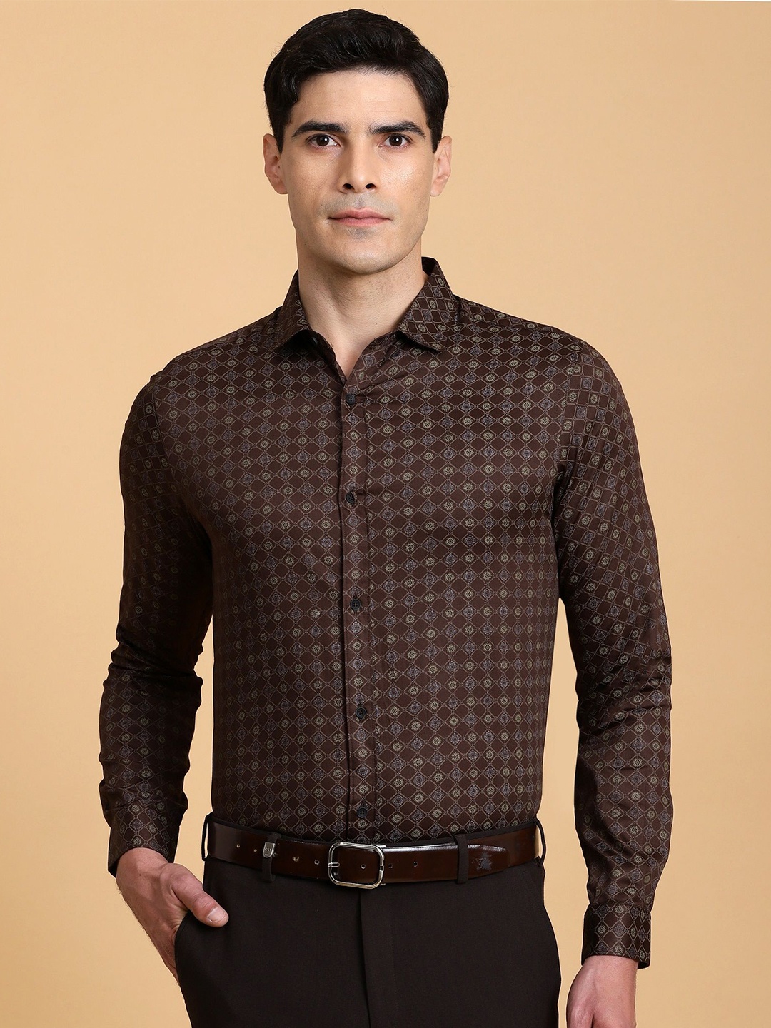 

Gavin Paris Men Classic Opaque Checked Semiformal Shirt, Brown